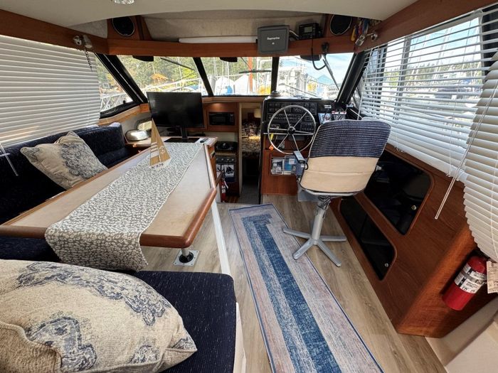 1995 Bayliner 3288 Motoryacht Photo 44 of 113