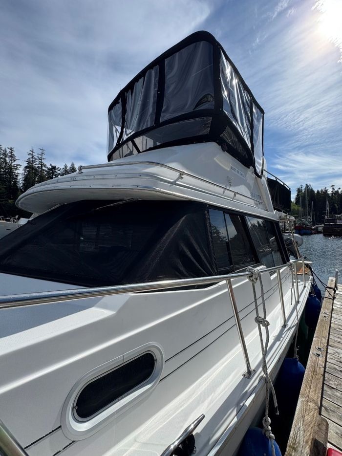 1995 Bayliner 3288 Motoryacht Photo 8 of 113