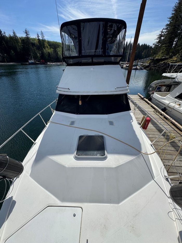 1995 Bayliner 3288 Motoryacht Photo 9 of 113
