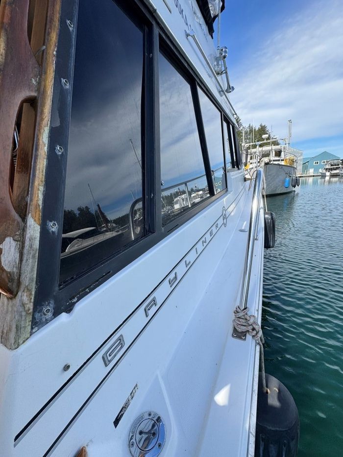 1995 Bayliner 3288 Motoryacht Photo 16 of 113