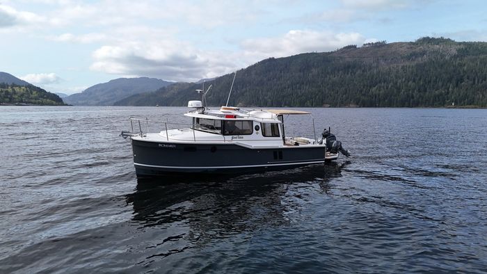 2022 Ranger Tugs R-27 NW Photo 3 of 29