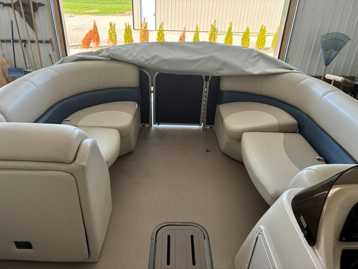 2019 Manitou Aurora 23 LE Photo 8 sur 23