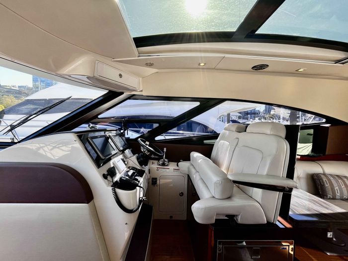 2015 Sea Ray 470 Sundancer Photo 17 of 62