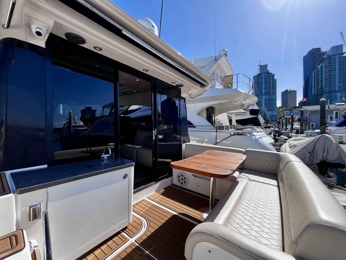 2015 Sea Ray 470 Sundancer Photo 10 of 62
