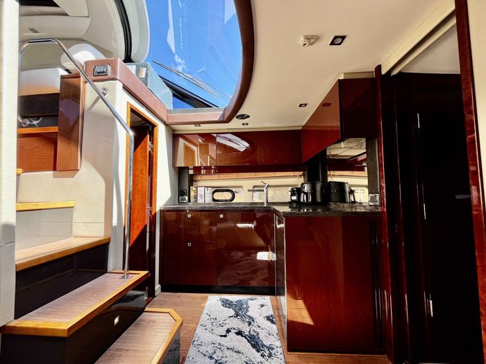 2015 Sea Ray 470 Sundancer Photo 27 of 62