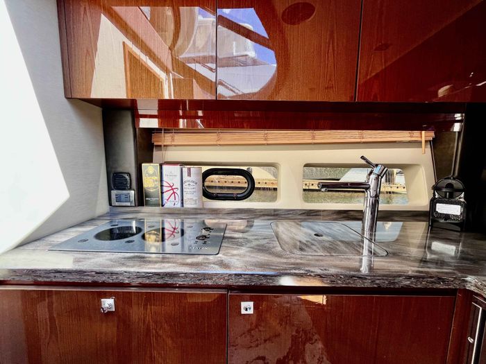 2015 Sea Ray 470 Sundancer Photo 29 of 62