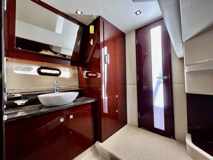 2015 Sea Ray 470 Sundancer Photo 42 of 62