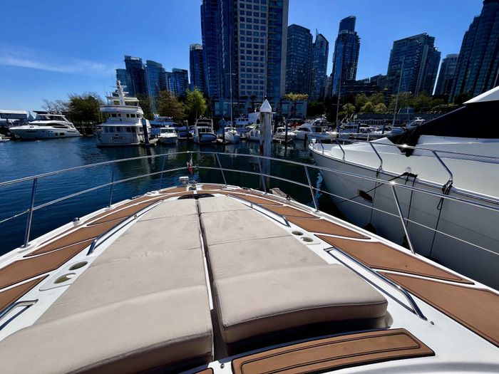 2015 Sea Ray 470 Sundancer Photo 56 of 62