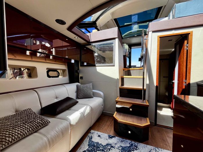 2015 Sea Ray 470 Sundancer Photo 32 of 62