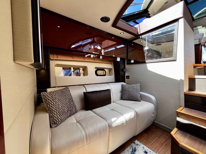 2015 Sea Ray 470 Sundancer Photo 33 of 62
