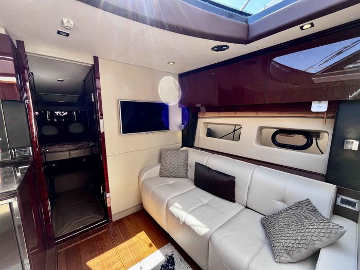2015 Sea Ray 470 Sundancer Photo 34 of 62
