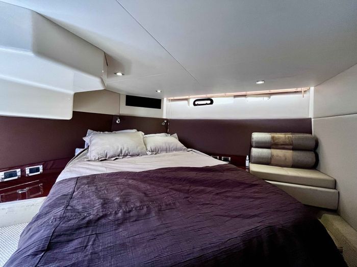 2015 Sea Ray 470 Sundancer Photo 48 of 62