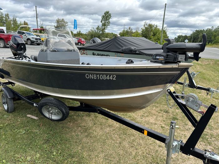 2021 Lund 1600 Fury SS Photo 4 of 16