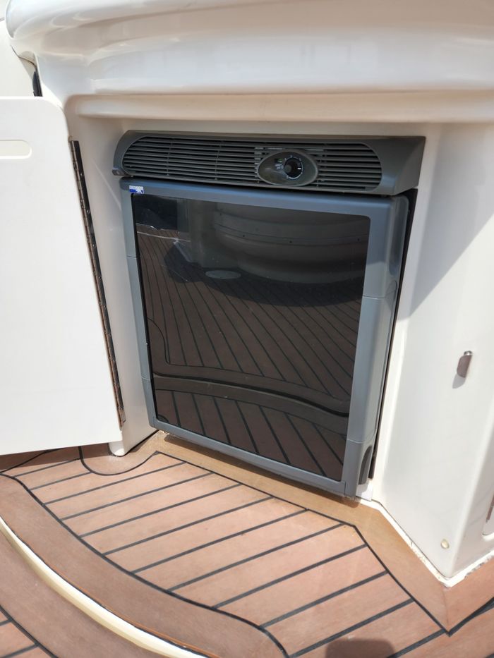 2005 Sea Ray 340 Sundancer Photo 11 of 47