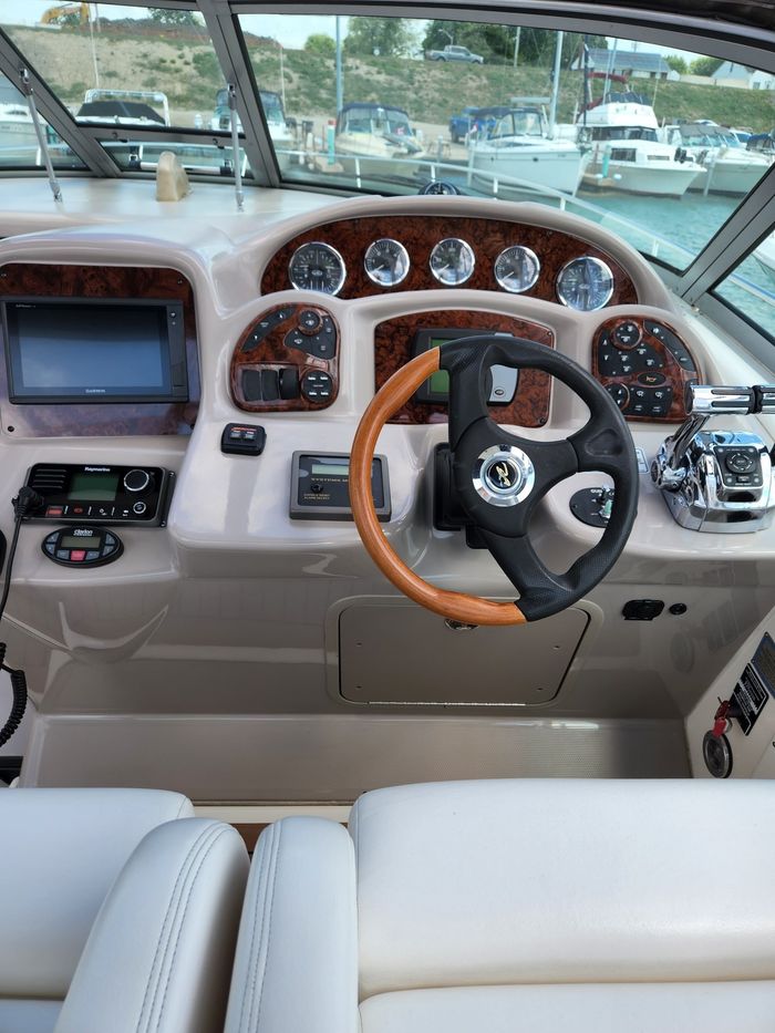 2005 Sea Ray 340 Sundancer Photo 15 of 47