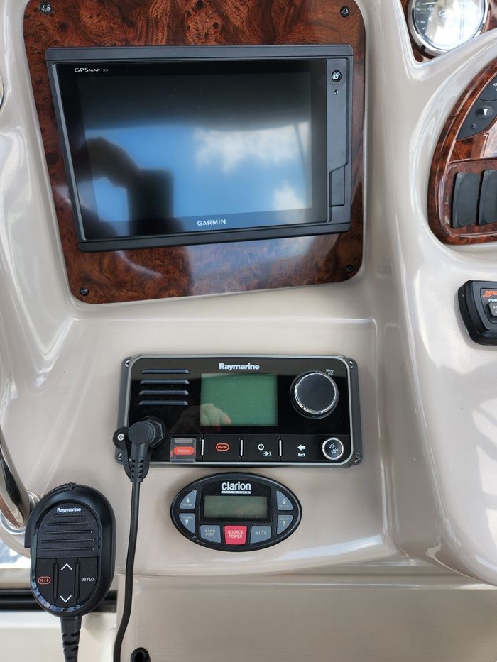 2005 Sea Ray 340 Sundancer Photo 18 of 47