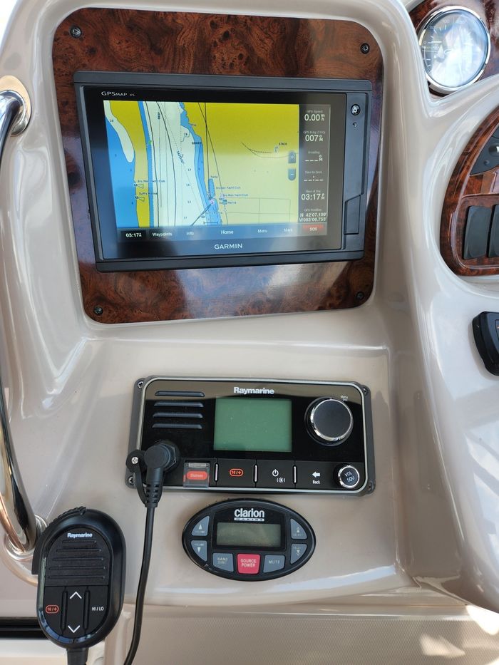 2005 Sea Ray 340 Sundancer Photo 19 of 47