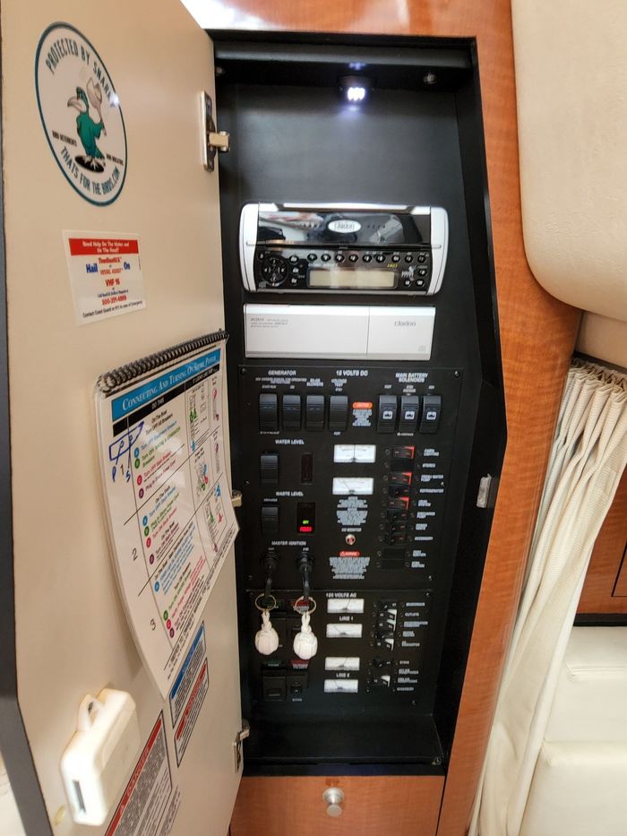 2005 Sea Ray 340 Sundancer Photo 22 of 47