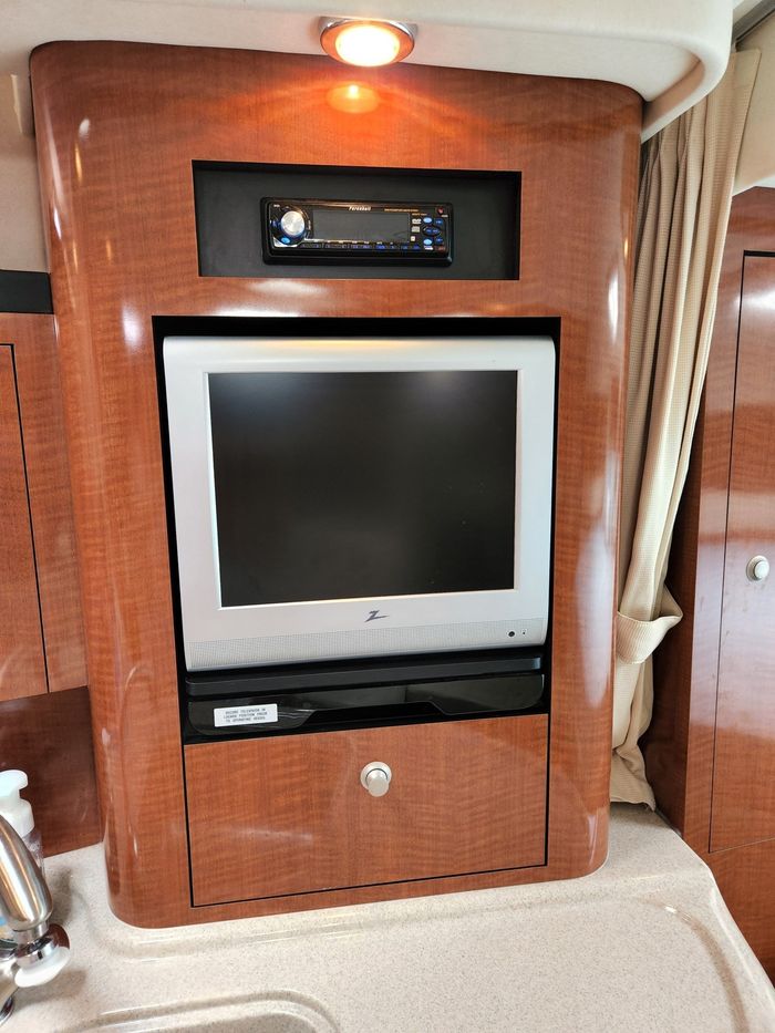 2005 Sea Ray 340 Sundancer Photo 28 of 47