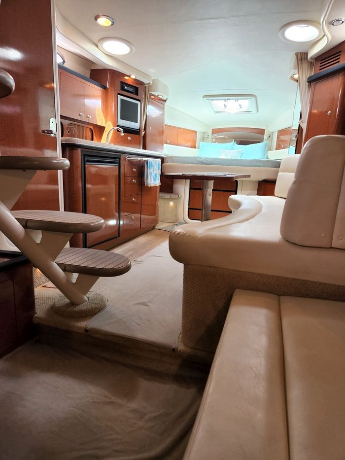 2005 Sea Ray 340 Sundancer Photo 36 of 47
