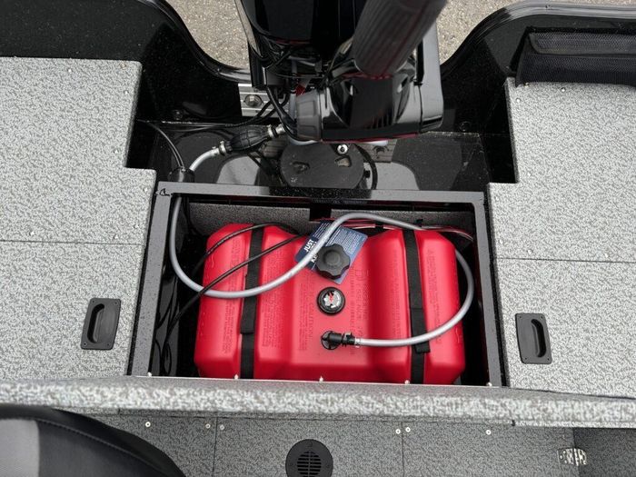 2025 Crestliner Crestliner Kodiak Tiller W 60HP & Deluxe Trailer Photo 9 sur 12