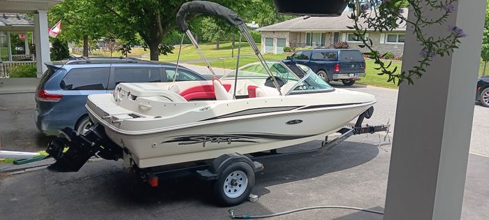 2011 Sea Ray 175 sport Photo 2 of 6