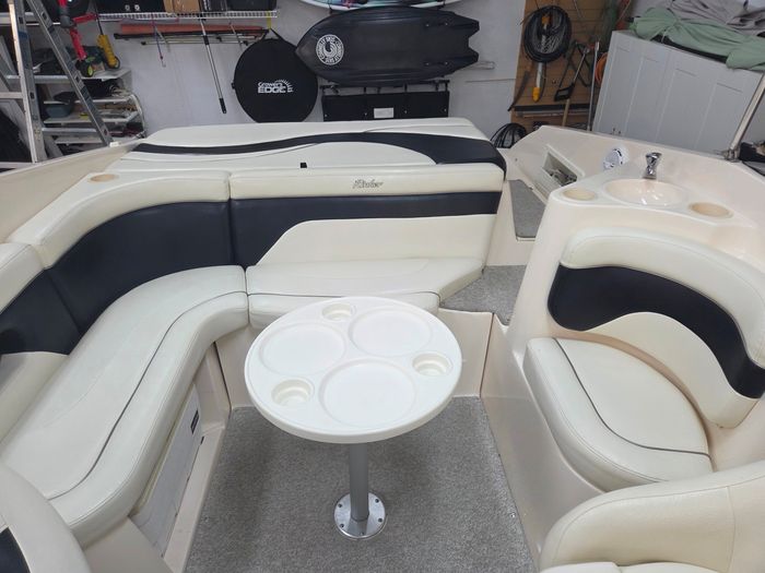 2004 Rinker 232 captiva Photo 1 of 10