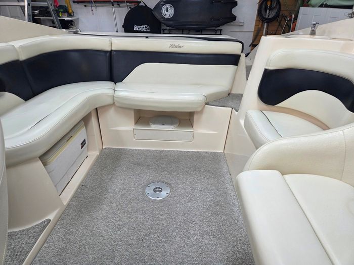 2004 Rinker 232 captiva Photo 4 of 10