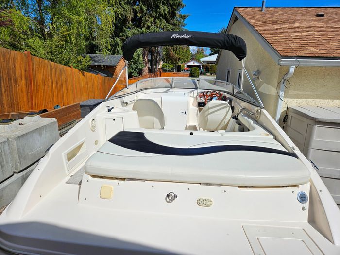 2004 Rinker 232 captiva Photo 9 of 10