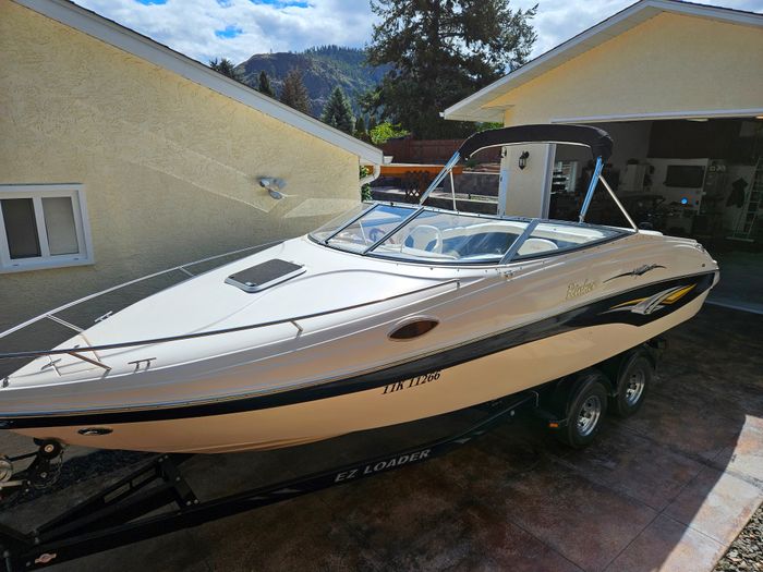 2004 Rinker 232 captiva Photo 10 of 10