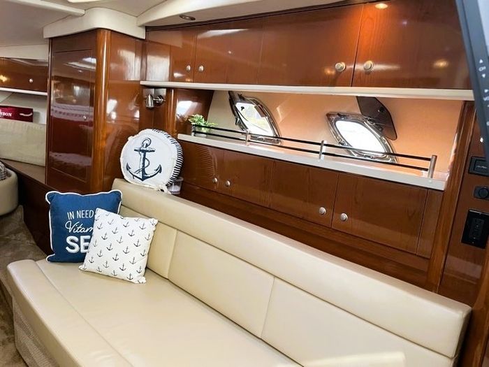 2008 Sea Ray 330 Sundancer Photo 13 of 14