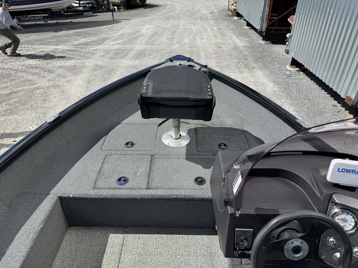 2020 Tracker PRO GUIDE™ V-16 SC Photo 11 of 20