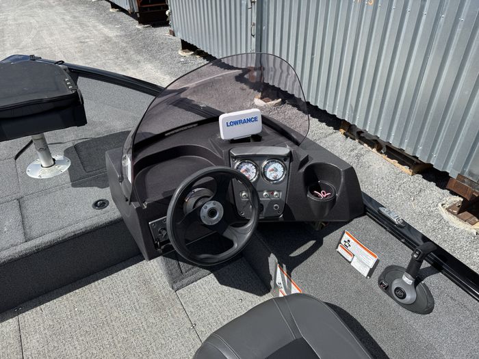 2020 Tracker PRO GUIDE™ V-16 SC Photo 12 of 20