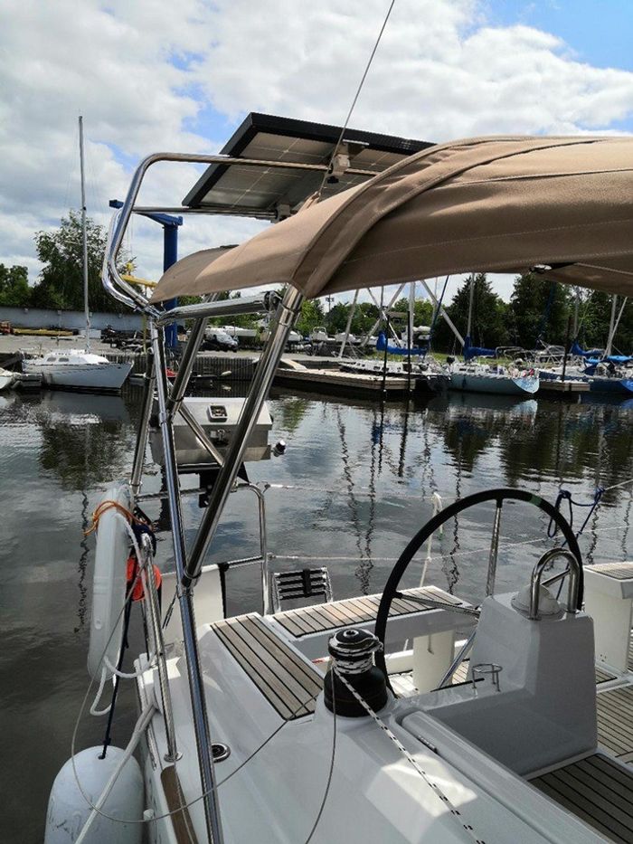 2020 Beneteau oceanis 35.1 Photo 24 of 30