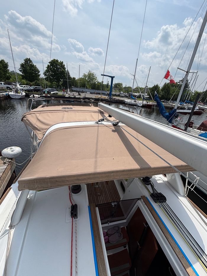 2020 Beneteau oceanis 35.1 Photo 26 of 30