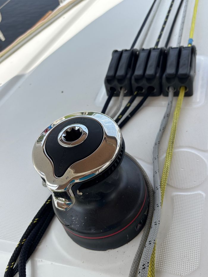 2020 Beneteau oceanis 35.1 Photo 27 of 30