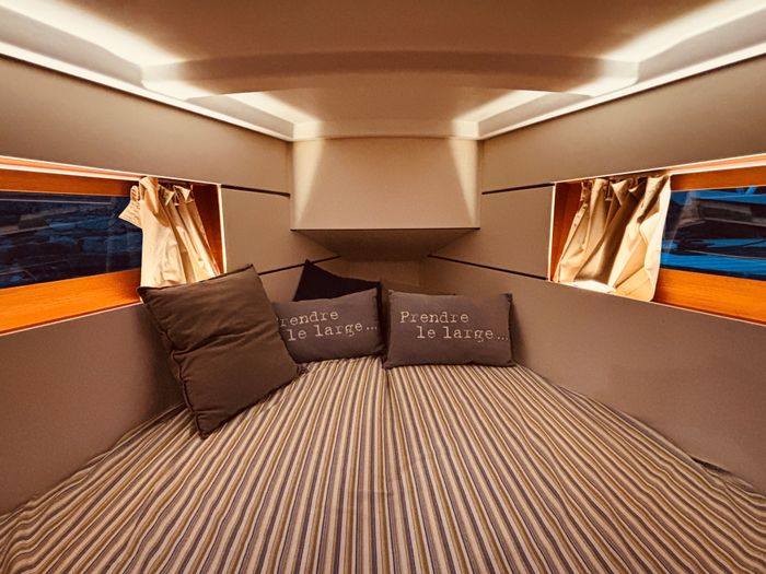 2020 Beneteau oceanis 35.1 Photo 21 of 30