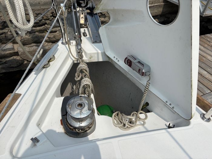 2020 Beneteau oceanis 35.1 Photo 29 of 30