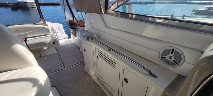 2001 Sea Ray Sundancer 380 Photo 9 of 24