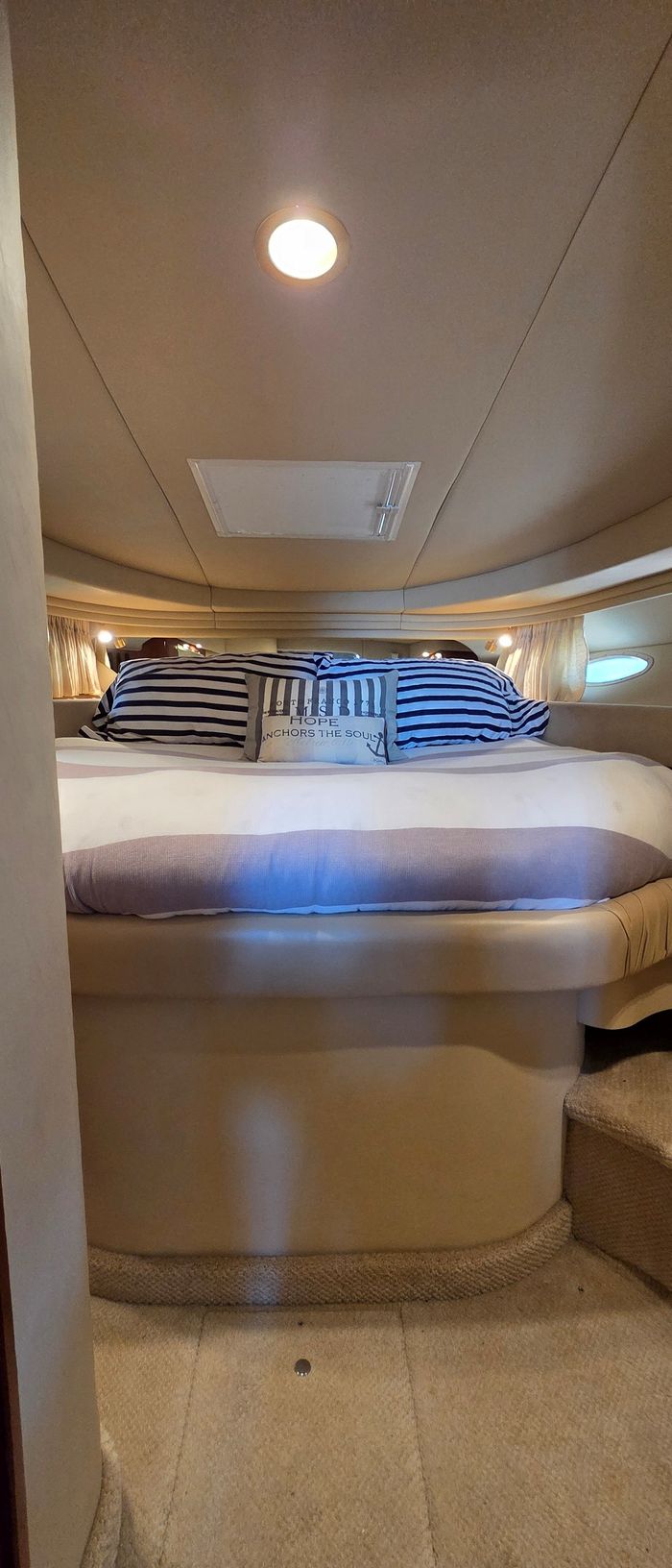 2001 Sea Ray Sundancer 380 Photo 16 of 24