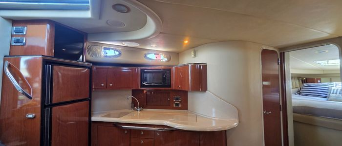 2001 Sea Ray Sundancer 380 Photo 20 of 24