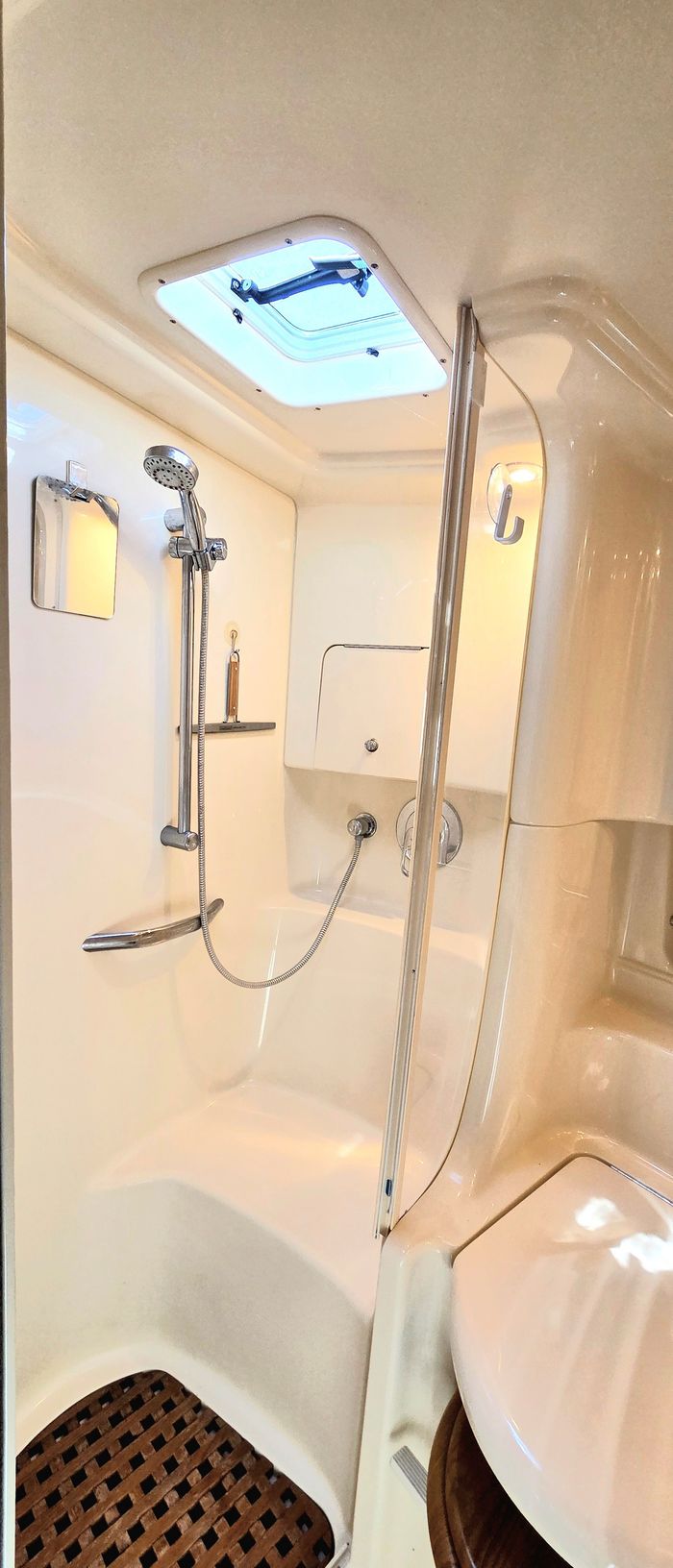 2001 Sea Ray Sundancer 380 Photo 23 of 24
