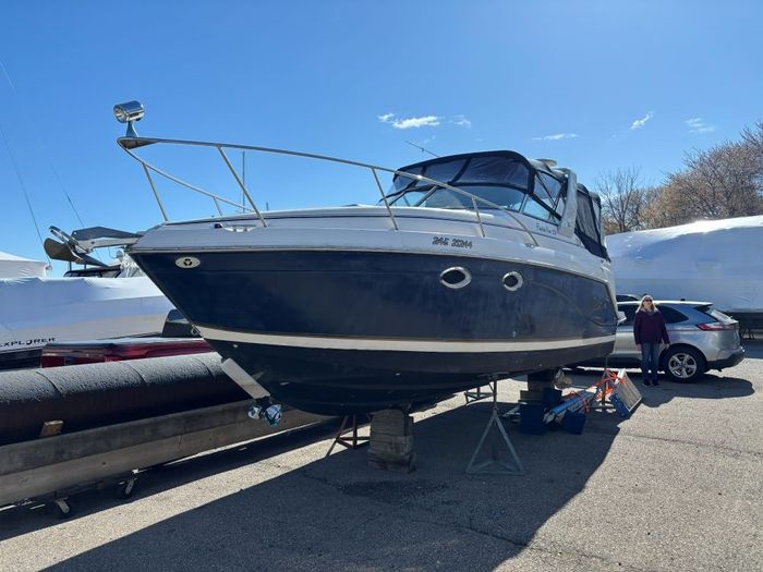 2004 Rinker 270 Fiesta Vee Photo 8 of 21