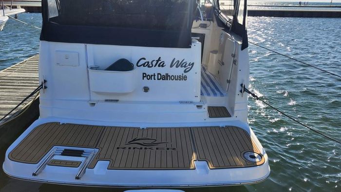 2004 Rinker 270 Fiesta Vee Photo 4 of 21