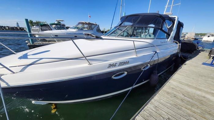 2004 Rinker 270 Fiesta Vee Photo 3 of 21