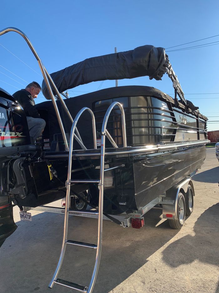 2021 SunCatcher Pontoons Series Elite 324RC Photo 2 of 7