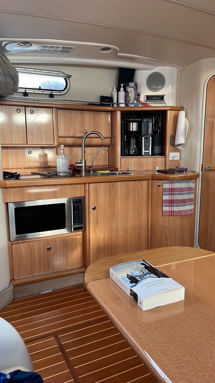 2003 Sealine S37 Photo 3 of 21