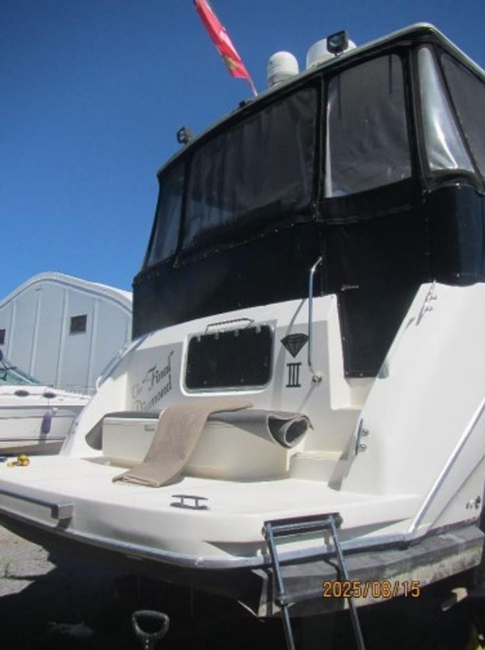 1992 Bayliner 4387 Motor Yacht Photo 5 of 6