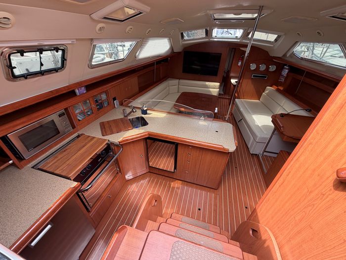 2009 Hunter 41 DS Photo 7 of 24