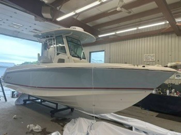 2024 Boston Whaler 250 Outrage Photo 3 of 8